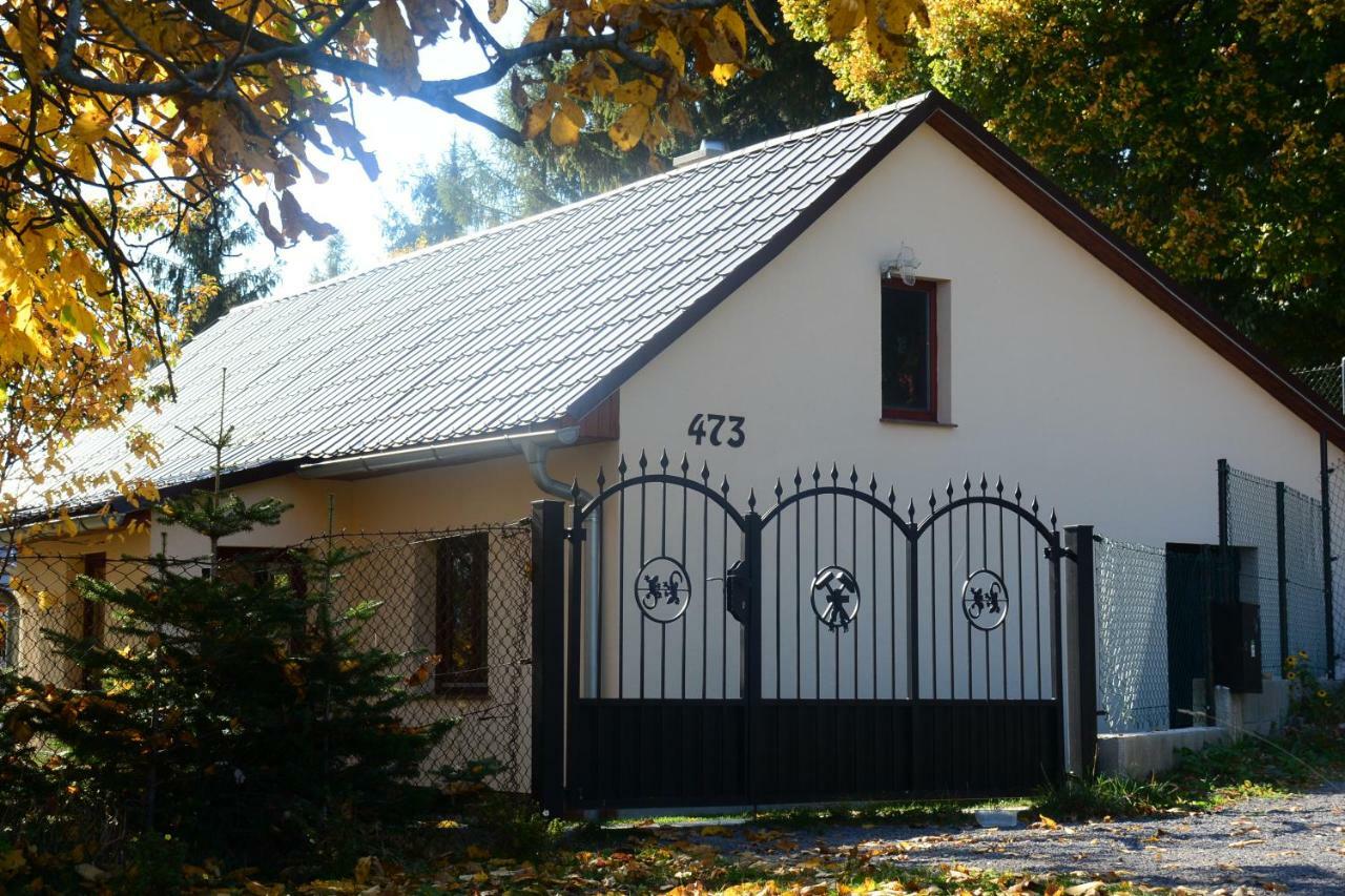 Гостьовий будинок Burg Nad Banskou Stiavnicou Штявницьке Банє Екстер'єр фото